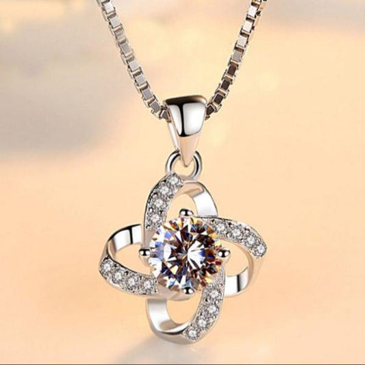 1pcs Steel Color-color Necklace Ladies Cold Wind Four Leaf Clover With Diamonds Brass Pendant Jewelry (with Box)